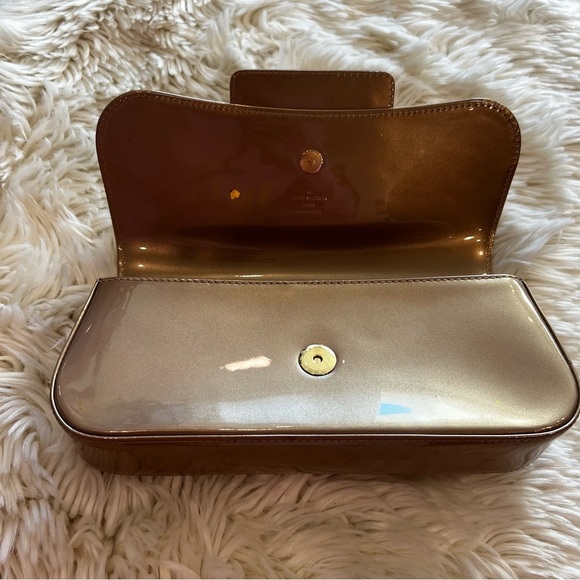 Louis Vuitton Patent Sobe Clutch Gold - Picture 8 of 14